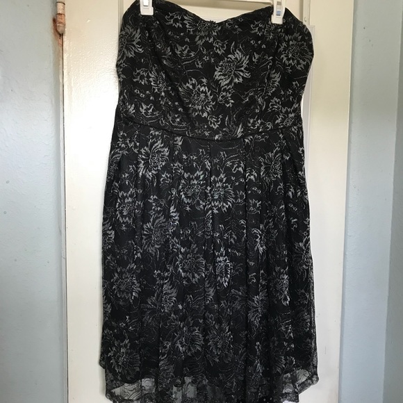 Forever 21 Dresses & Skirts - Black Lace Strapless Dress Forever 21 Dresses & Skirts - Black Lace Strapless Dress